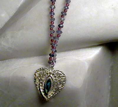 N0014 - Filagree Heart Pend on Iolite & Garnet necklace - 18"