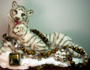 N0051 - Tiger in the Grass - 18" N0051 - Tiger in the Grass - 18"